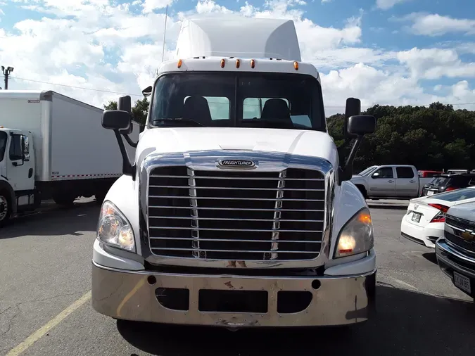 2015 FREIGHTLINER/MERCEDES CASCADIA 125