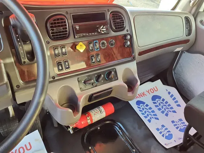 2020 FREIGHTLINER/MERCEDES M2 106