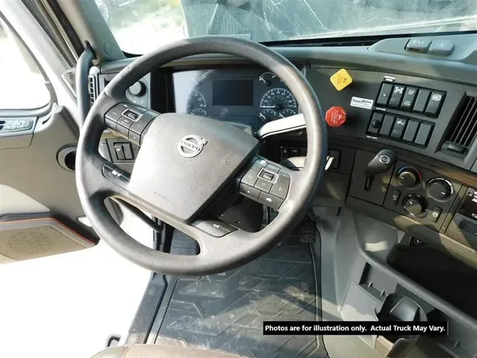 2019 VOLVO VNR640
