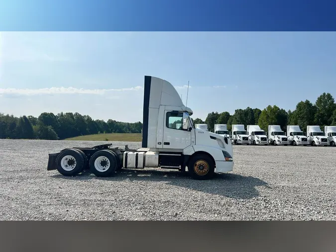 2016 Volvo VNL300