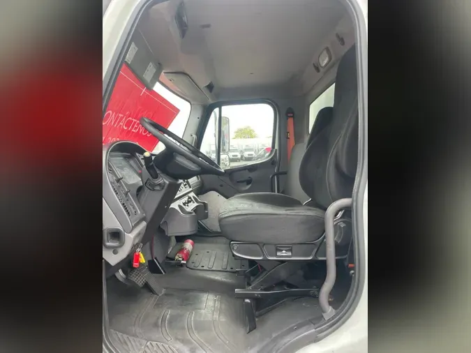 2018 FREIGHTLINER M2 106