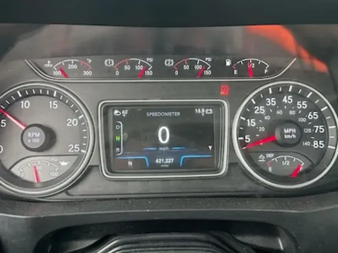 2019 NAVISTAR INTERNATIONAL LT625 DAYCAB T/A