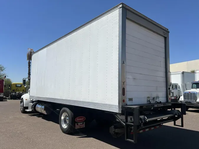 2018 Peterbilt 337