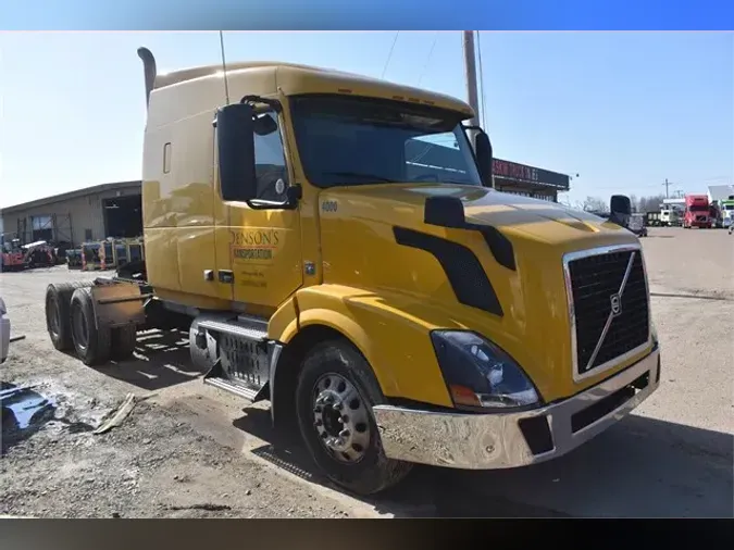 2016 VOLVO VNL64T630