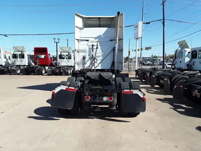 2020 VOLVO VNR64T-640