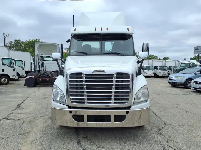 2019 FREIGHTLINER CASCADIA 125