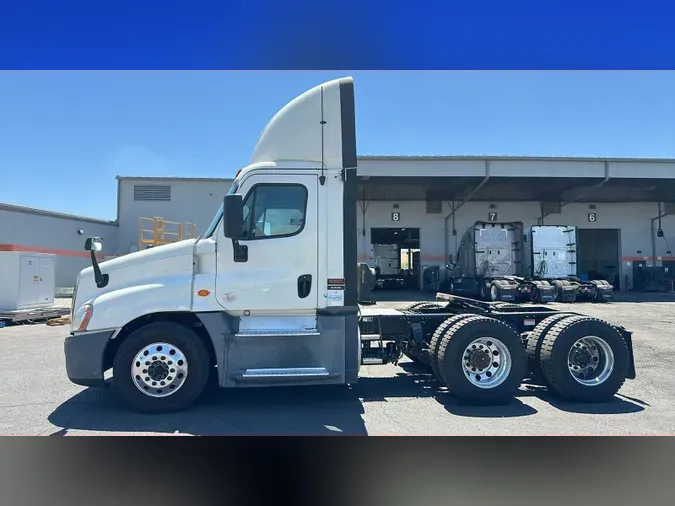 2019 Freightliner Cascadia 125109c60b679dd6492a306661d9228f060