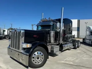 2022 Peterbilt 389