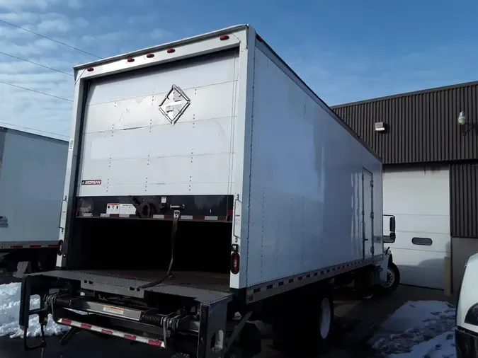 2019 FREIGHTLINER/MERCEDES M2 106