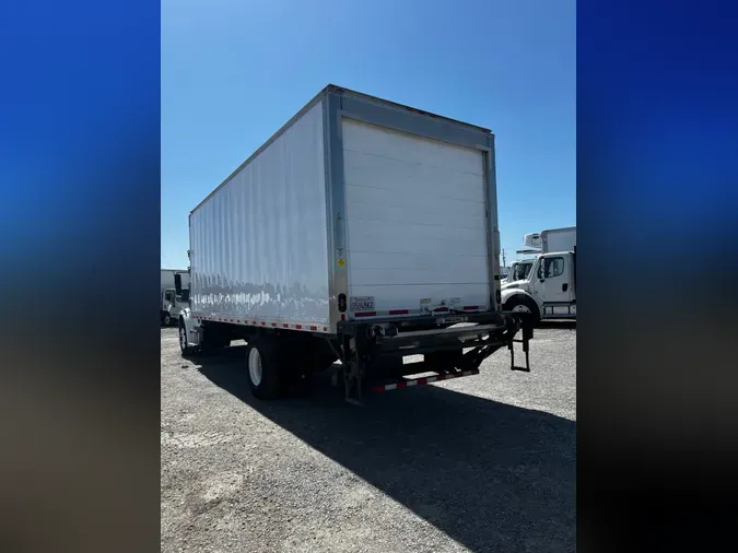 2018 FREIGHTLINER M2 106