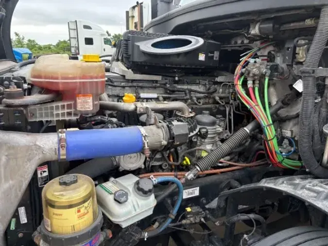 2020 Freightliner New Cascadia 12610a696561c5c1f0a078ca9b934c241be