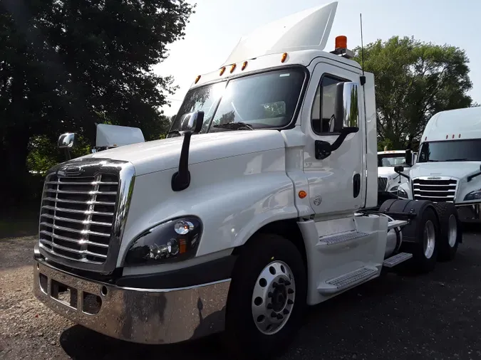 2015 FREIGHTLINER/MERCEDES CASCADIA 12510a74852932ec9b8397e51511e12cdf3