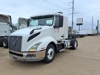 2019 VOLVO VNL42T 300