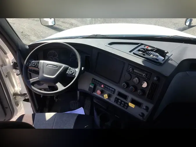 2021 Freightliner Cascadia 126