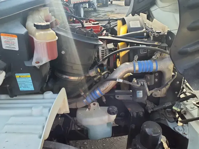 2019 FREIGHTLINER/MERCEDES M2 106