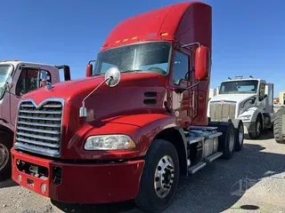 2017 MACK PINNACLE CXU613