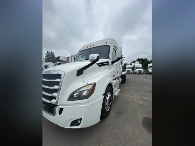 2020 FREIGHTLINER NEW CASCADIA 126