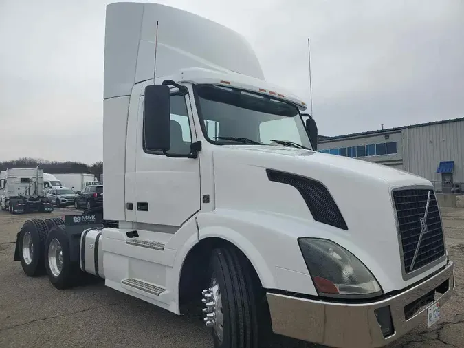 2016 VOLVO VNL64T300