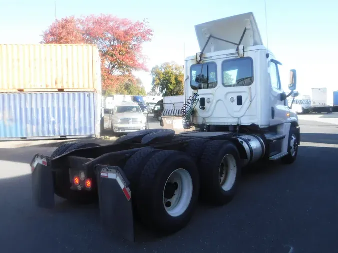 2017 FREIGHTLINER/MERCEDES CASCADIA 125