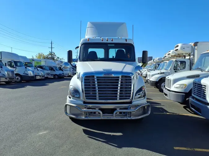 2019 FREIGHTLINER/MERCEDES CASCADIA 12510b56cee96df89ee54b18bfcf5b1a1ea