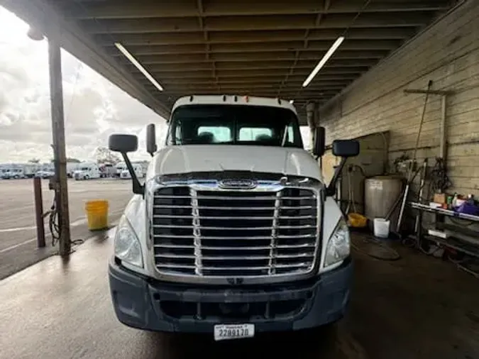 2014 FREIGHTLINER/MERCEDES CASCADIA 113