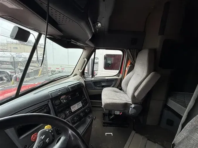 2017 FREIGHTLINER CASCADIA