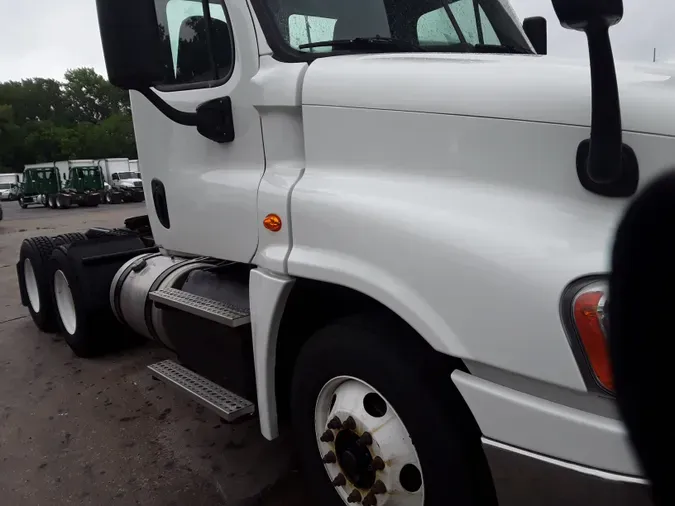 2017 FREIGHTLINER/MERCEDES CASCADIA 125