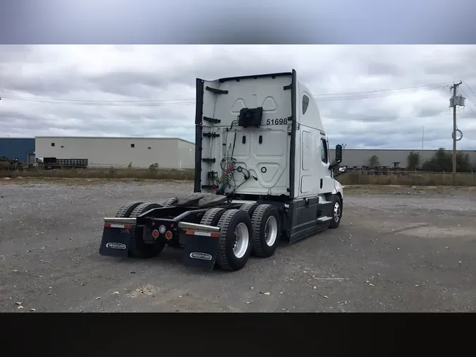 2021 Freightliner Cascadia 126