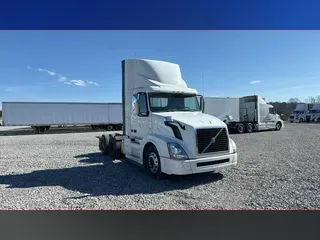 2018 Volvo VNL300