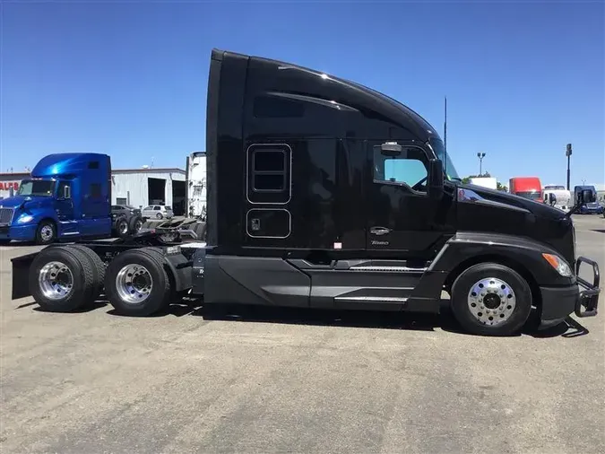 2023 KENWORTH T68010bd0f5be7d4875381eccbf78676b23c
