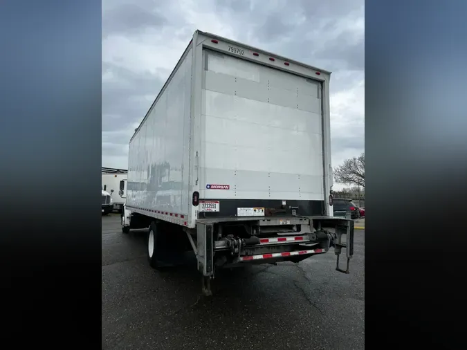 2018 FREIGHTLINER/MERCEDES M2 106