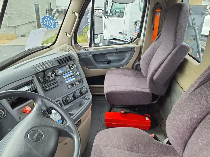 2015 FREIGHTLINER/MERCEDES CASCADIA 125