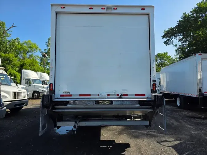 2018 FREIGHTLINER M2 106