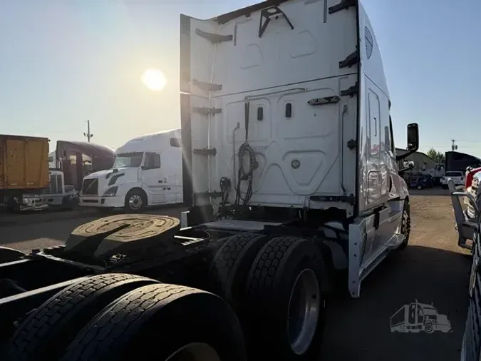 2019 FREIGHTLINER CASCADIA 126