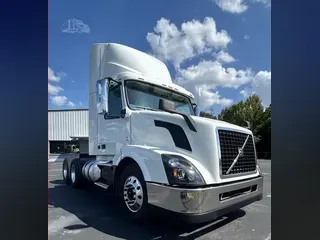 2016 VOLVO VNL64T300