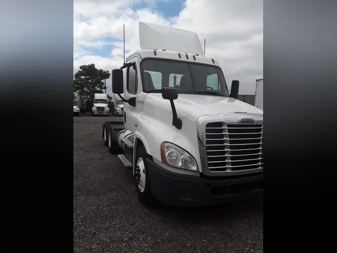 2018 FREIGHTLINER/MERCEDES CASCADIA 125