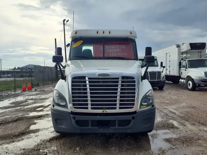 2019 FREIGHTLINER/MERCEDES CASCADIA 125