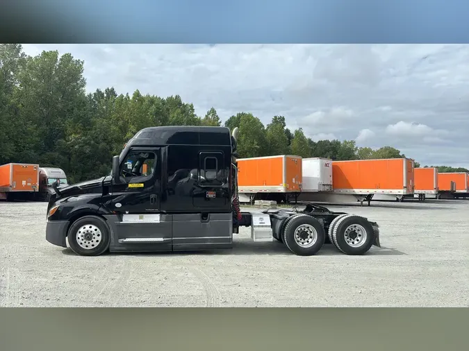 2024 Freightliner Cascadia 12610c8d0141066741198921037dfb8c0e0