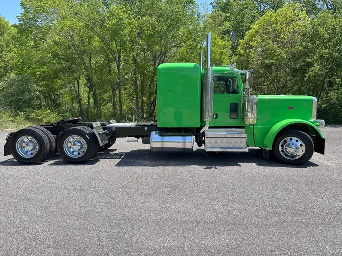 2021 Peterbilt 389