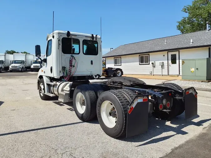 2018 FREIGHTLINER CASCADIA 113