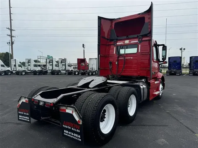 2020 VOLVO VNR300