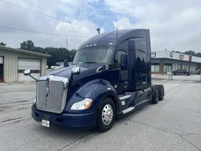 2022 Kenworth T68010d41f3ebff51aaca2e4bd5ef1a91698