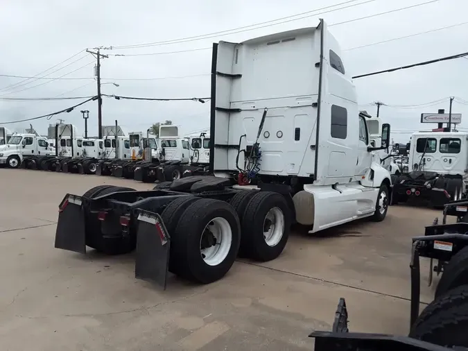 2019 NAVISTAR INTERNATIONAL LT625 SLPR CAB