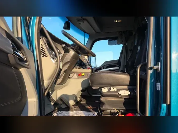 2021 KENWORTH T68010e0244357e0c2ba1974aeef12b2de9d