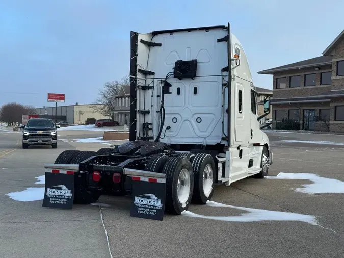 2022 FREIGHTLINER Cascadia 12610e058c8ef86d8930e29ec7166d83990