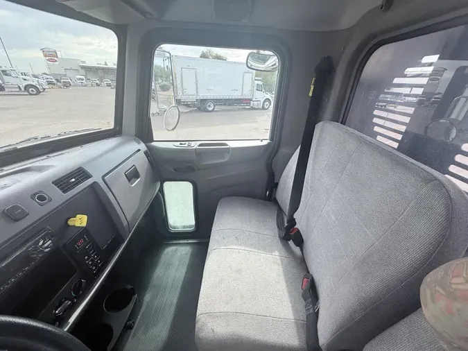 2020 Peterbilt 330
