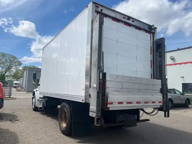 2016 FREIGHTLINER/MERCEDES M2 106