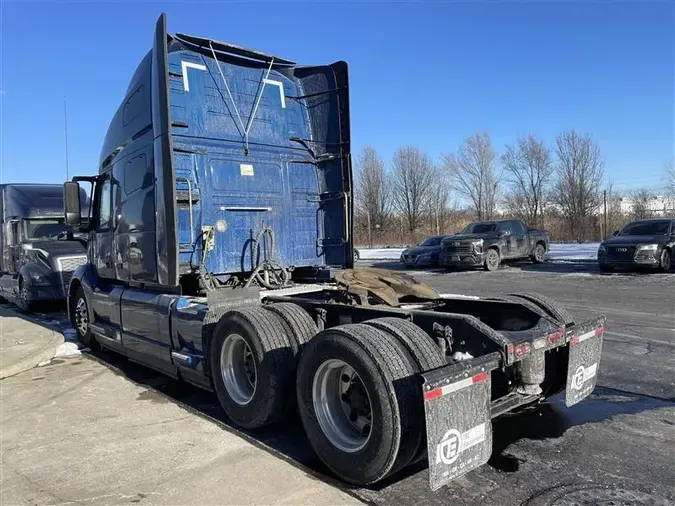 2021 VOLVO VNL760