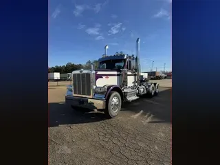 2025 PETERBILT 589