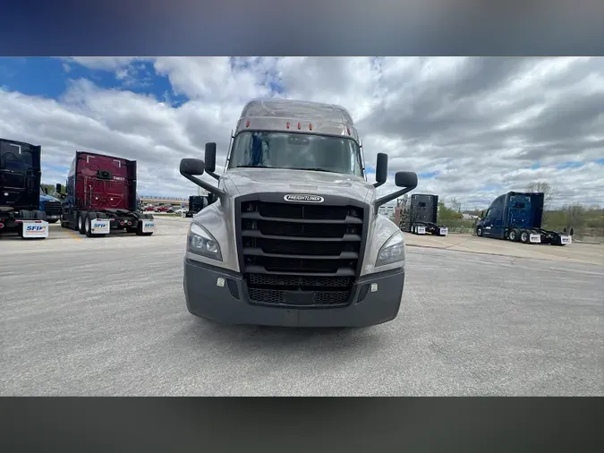 2022 Freightliner Cascadia 126